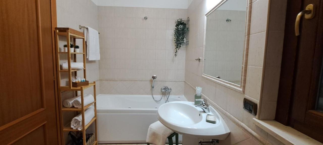 Regina Ciclarum Suite Fiumicino Ngoại thất bức ảnh